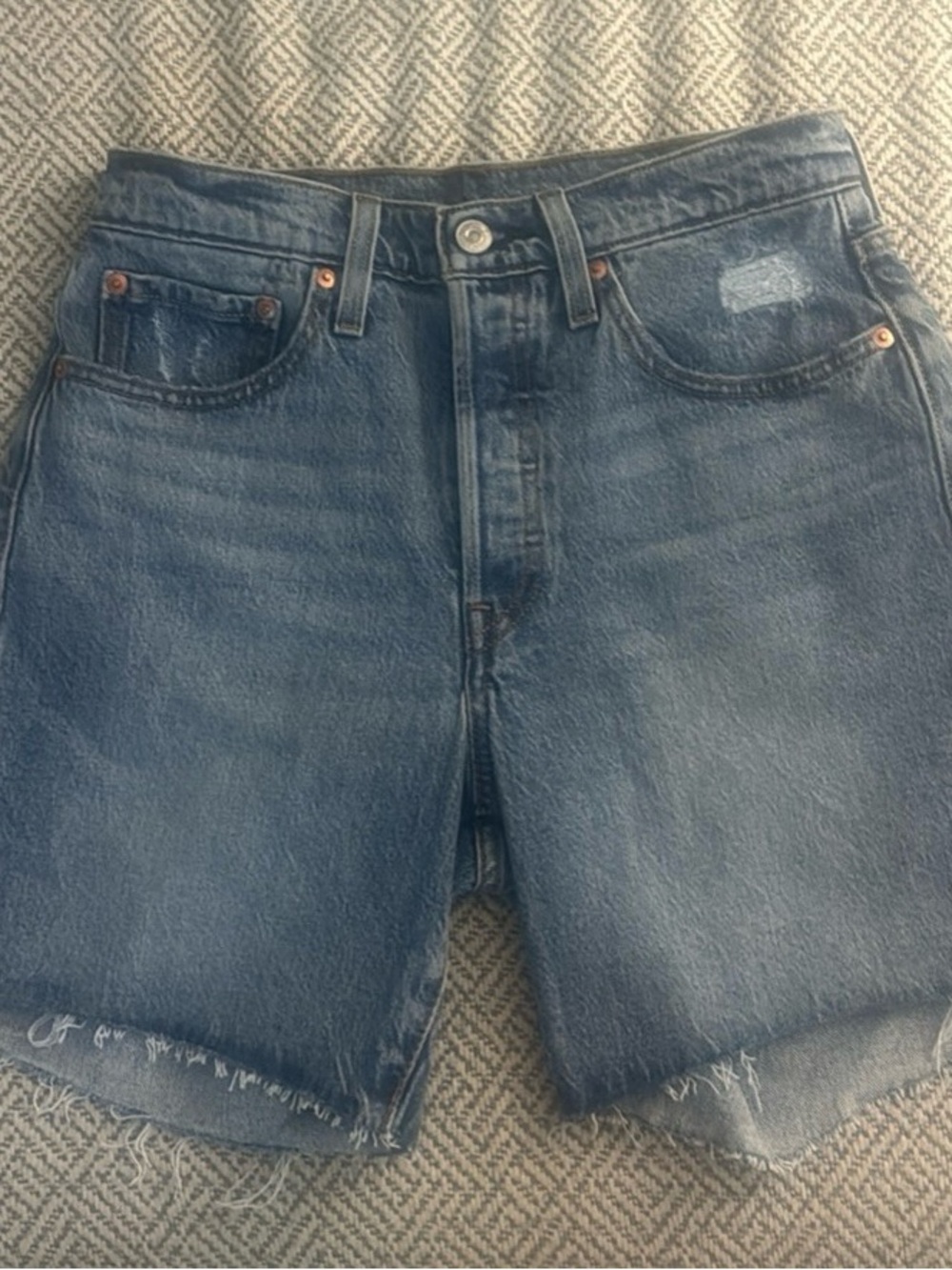 Levi’s 501 Mid Thigh High Rise Denim Shorts Women Size 27 Medium Wash Vintage